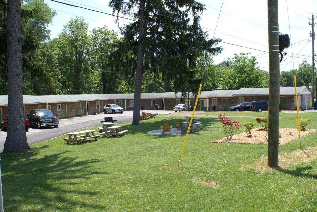 Whispering Pines Motel - Asheville Exterior foto
